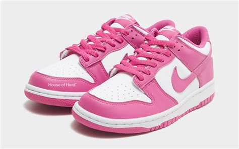 pink low top nike dunks